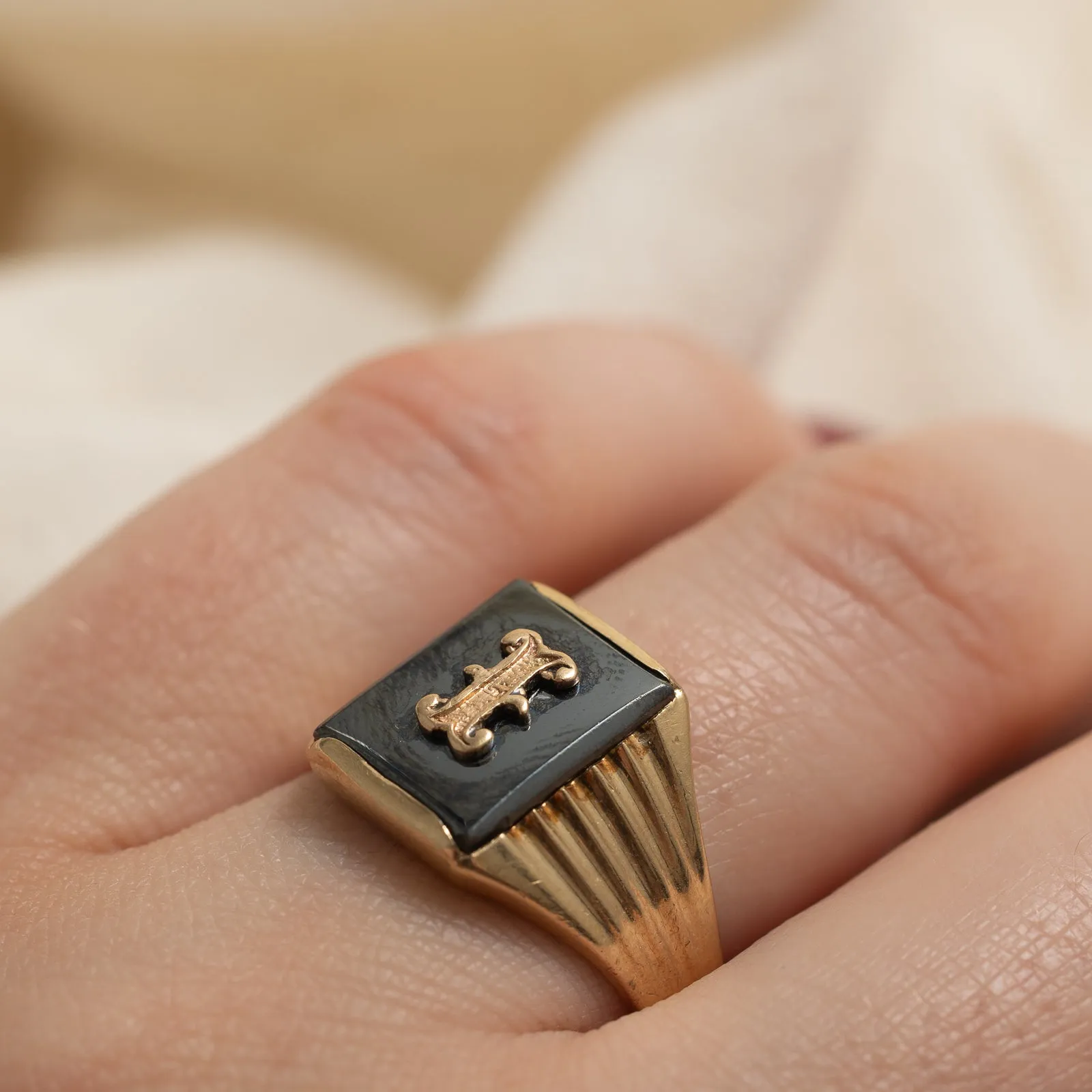 10K Hematite 'I' Initial Signet Ring | 4.00ct | SZ 8.25