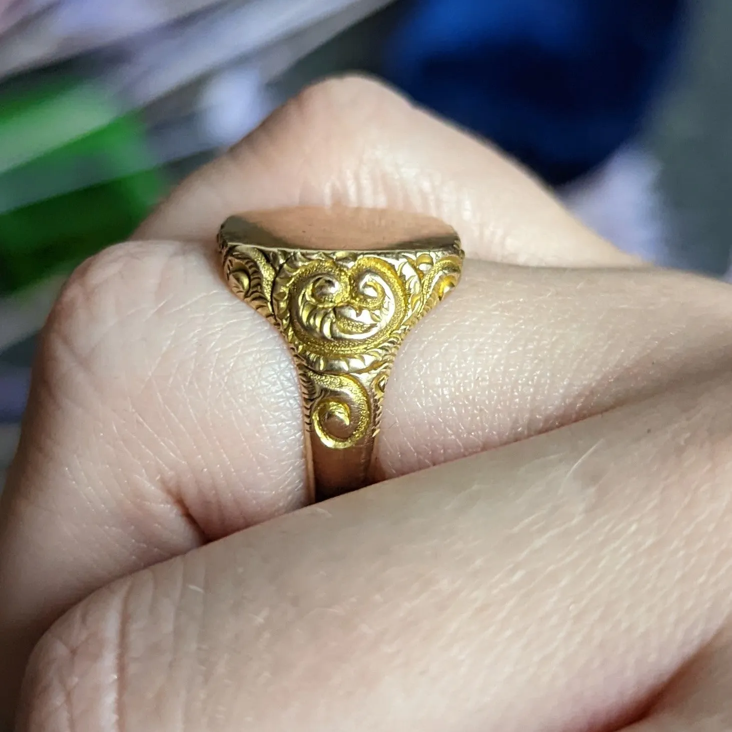 1900 Victorian 14 Karat Yellow Gold Scrolling Cushion Signet Ring