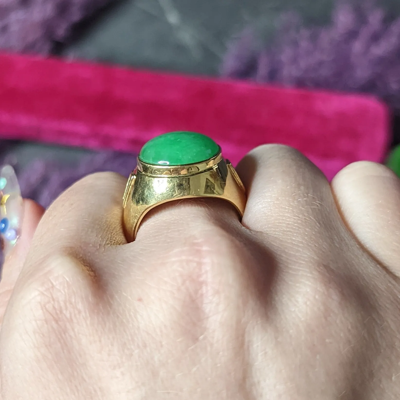 1960's Jade Diamond 18 Karat Yellow Gold Unisex Vintage Signet Ring
