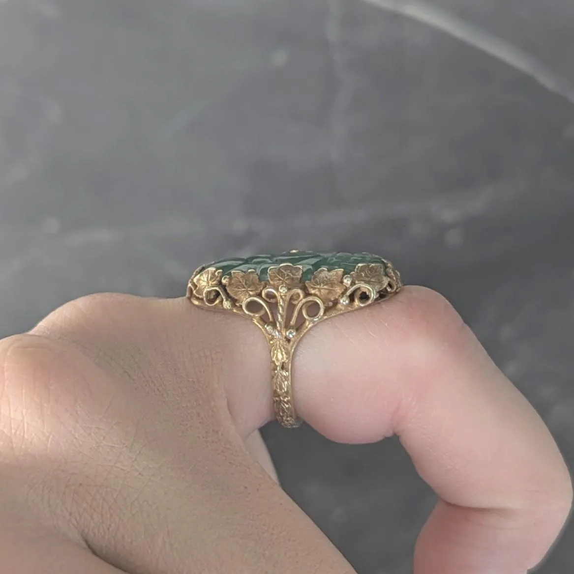 Arts & Crafts Jade 14 Karat Yellow Gold Antique Ivy Fruit Flower Signet Ring