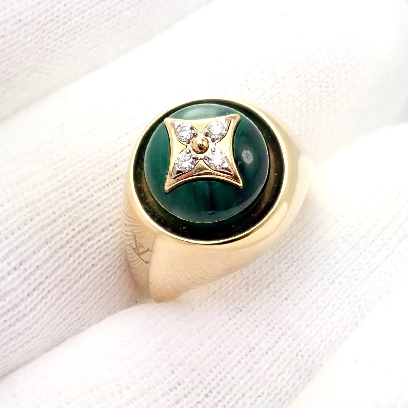 Authentic Louis Vuitton LV 18k Yellow Gold Diamond Malachite Blossom Signet Ring