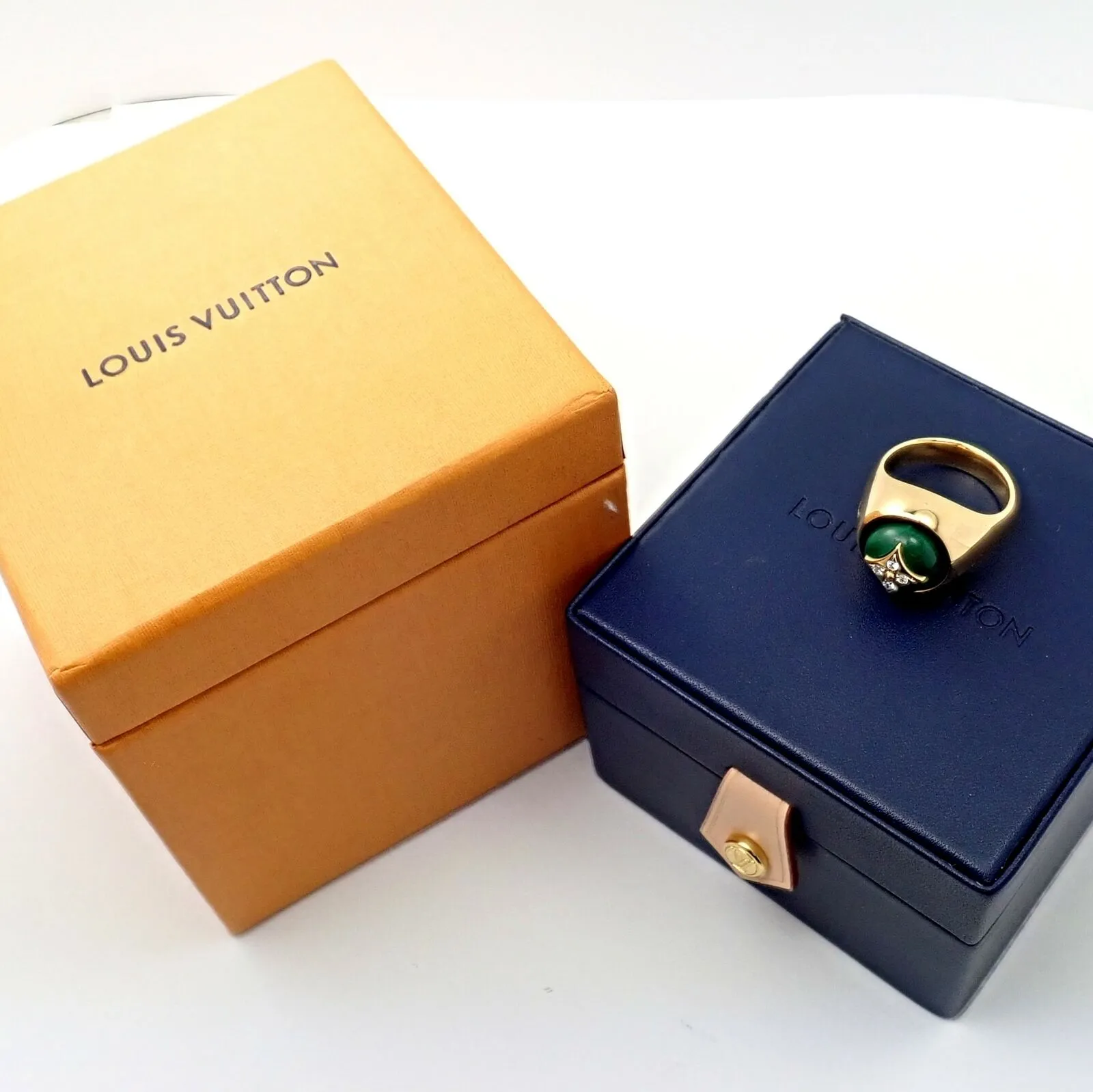 Authentic Louis Vuitton LV 18k Yellow Gold Diamond Malachite Blossom Signet Ring