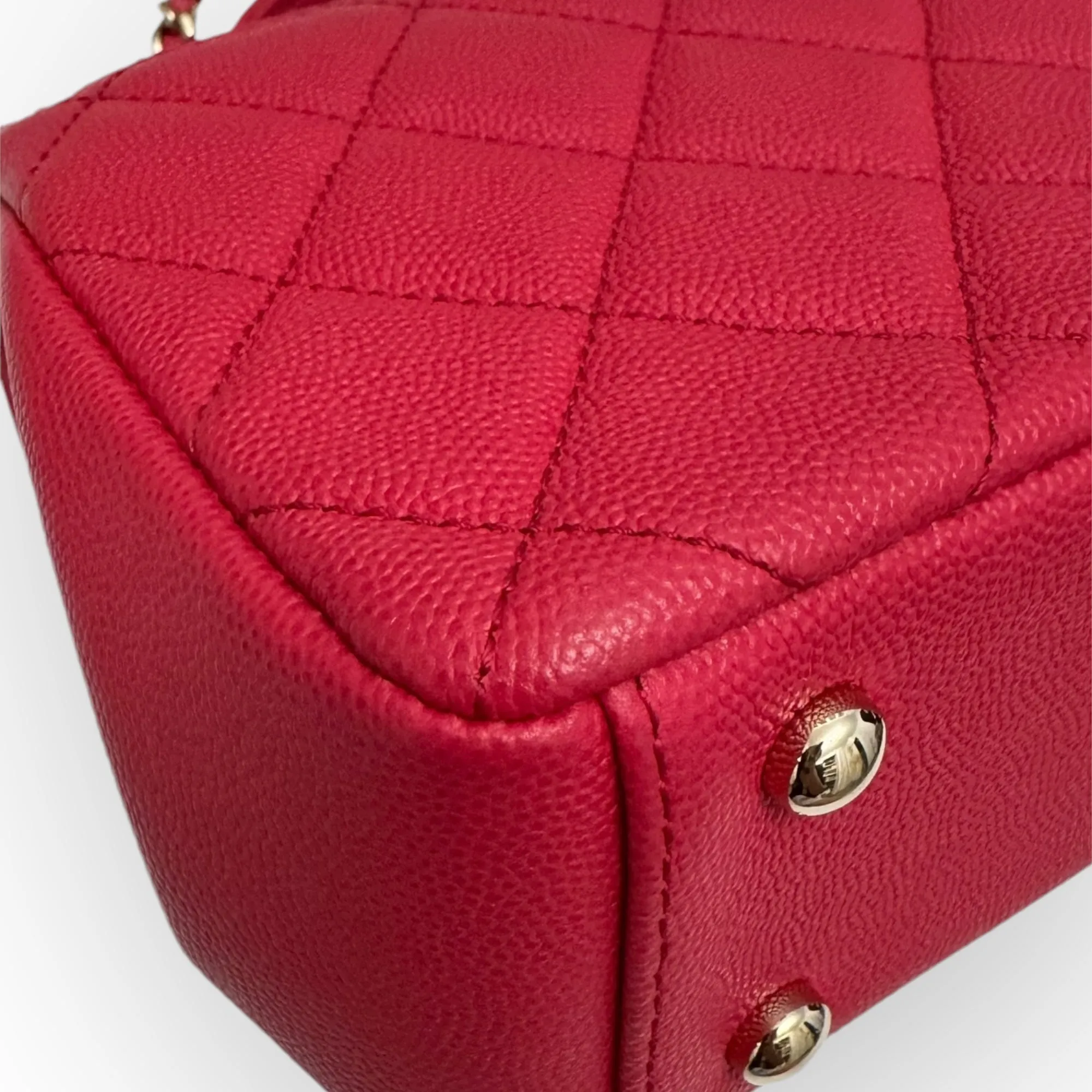 Chanel Business Affinity Small, Strawberry Red Grained Calfskin / Caviar Gold-tone Hardware
