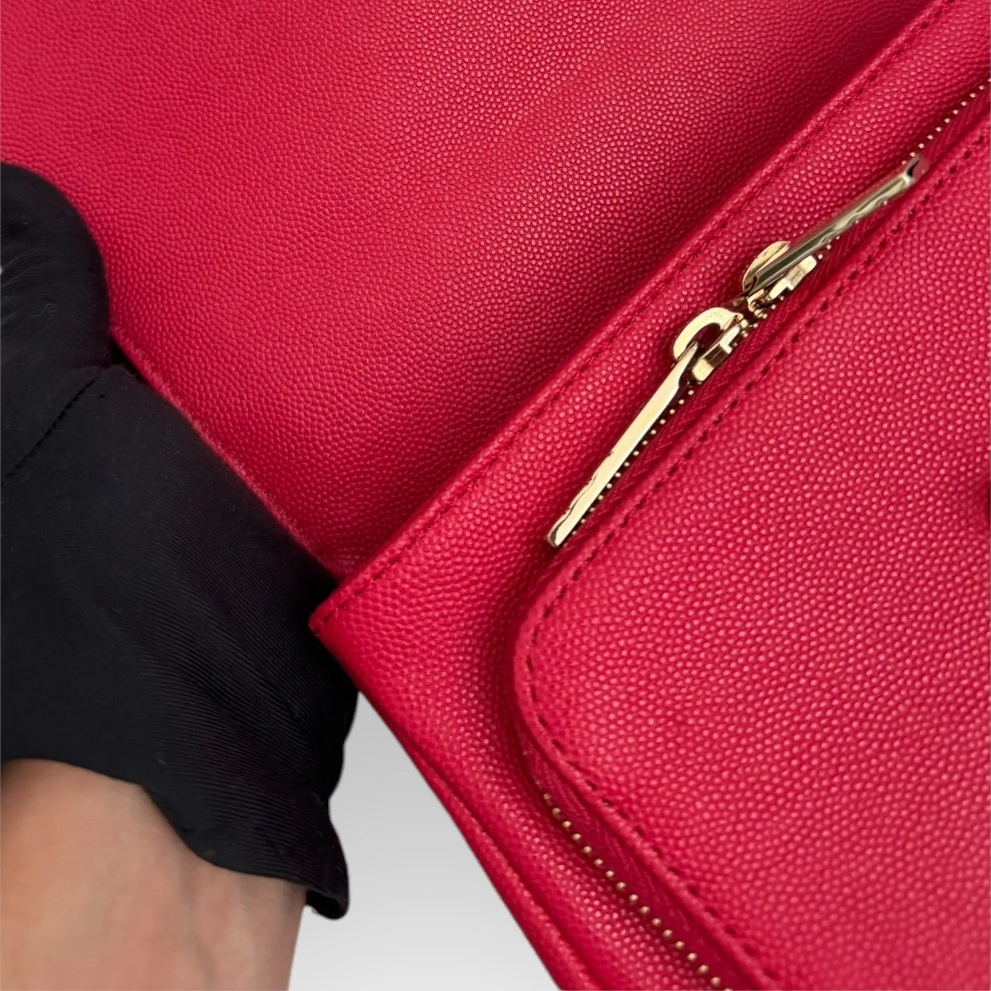Chanel Business Affinity Small, Strawberry Red Grained Calfskin / Caviar Gold-tone Hardware
