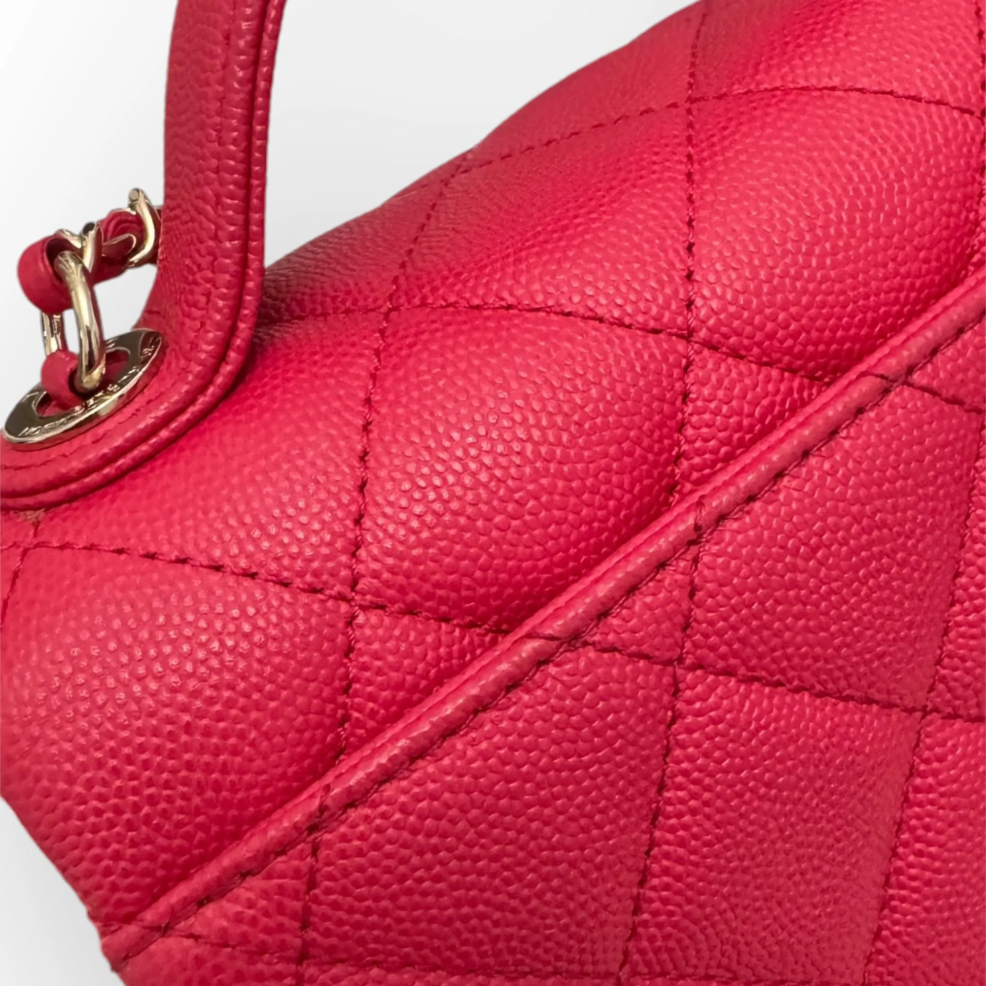 Chanel Business Affinity Small, Strawberry Red Grained Calfskin / Caviar Gold-tone Hardware