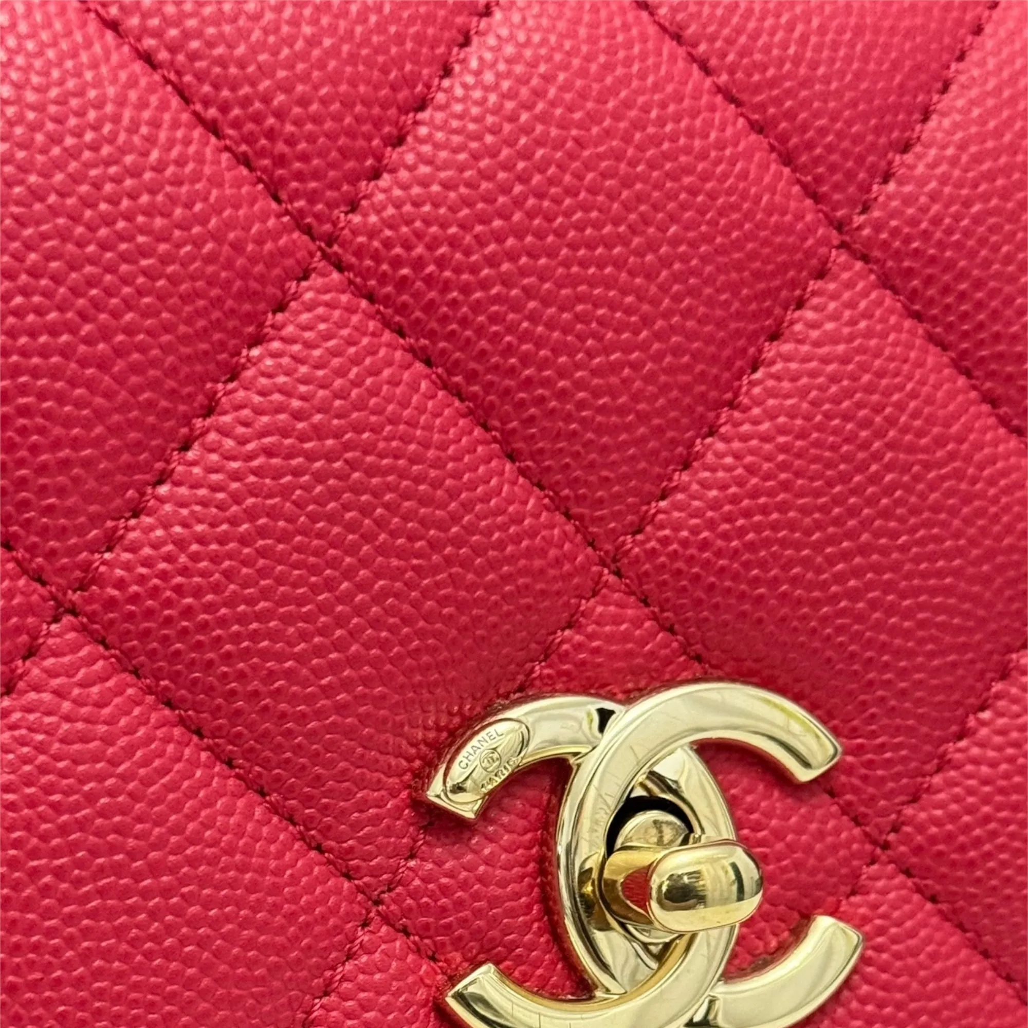 Chanel Business Affinity Small, Strawberry Red Grained Calfskin / Caviar Gold-tone Hardware