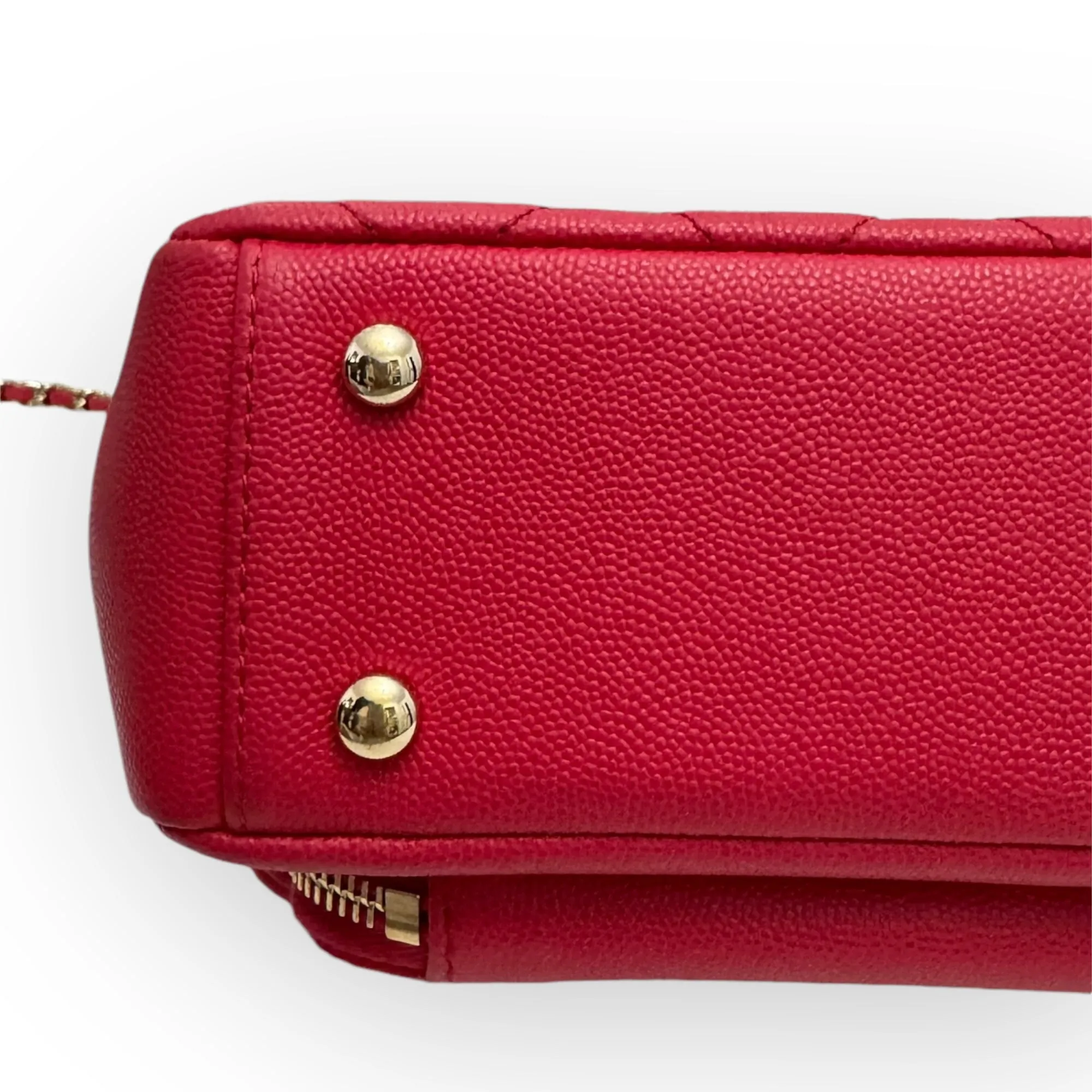Chanel Business Affinity Small, Strawberry Red Grained Calfskin / Caviar Gold-tone Hardware