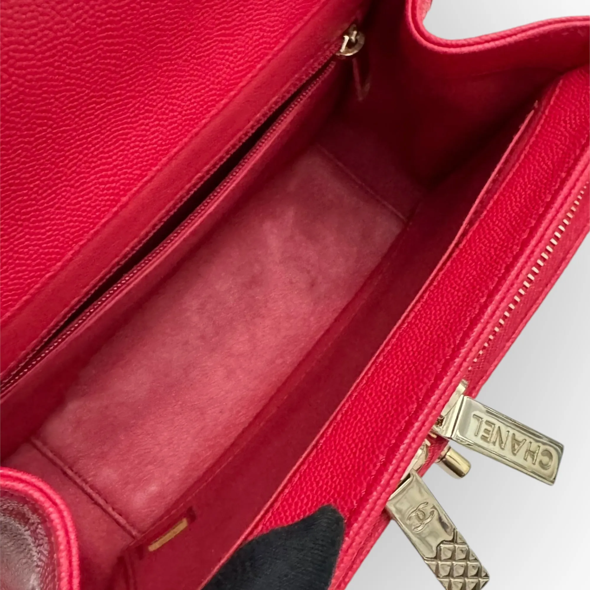 Chanel Business Affinity Small, Strawberry Red Grained Calfskin / Caviar Gold-tone Hardware