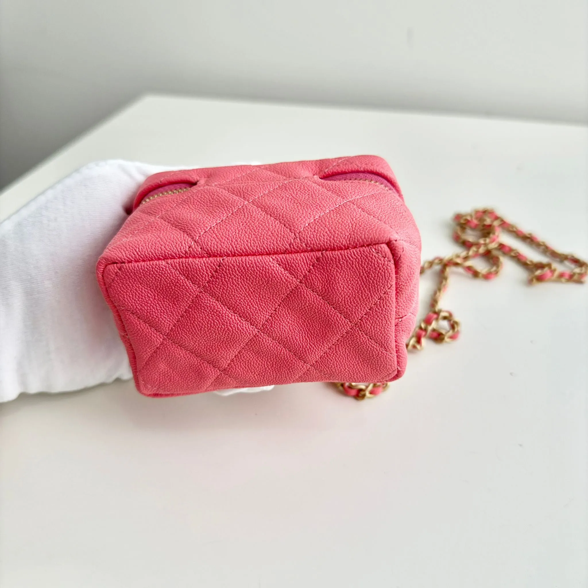 Chanel Micro Vanity Bag Pink Caviar / Grained Gold-Tone Hardware
