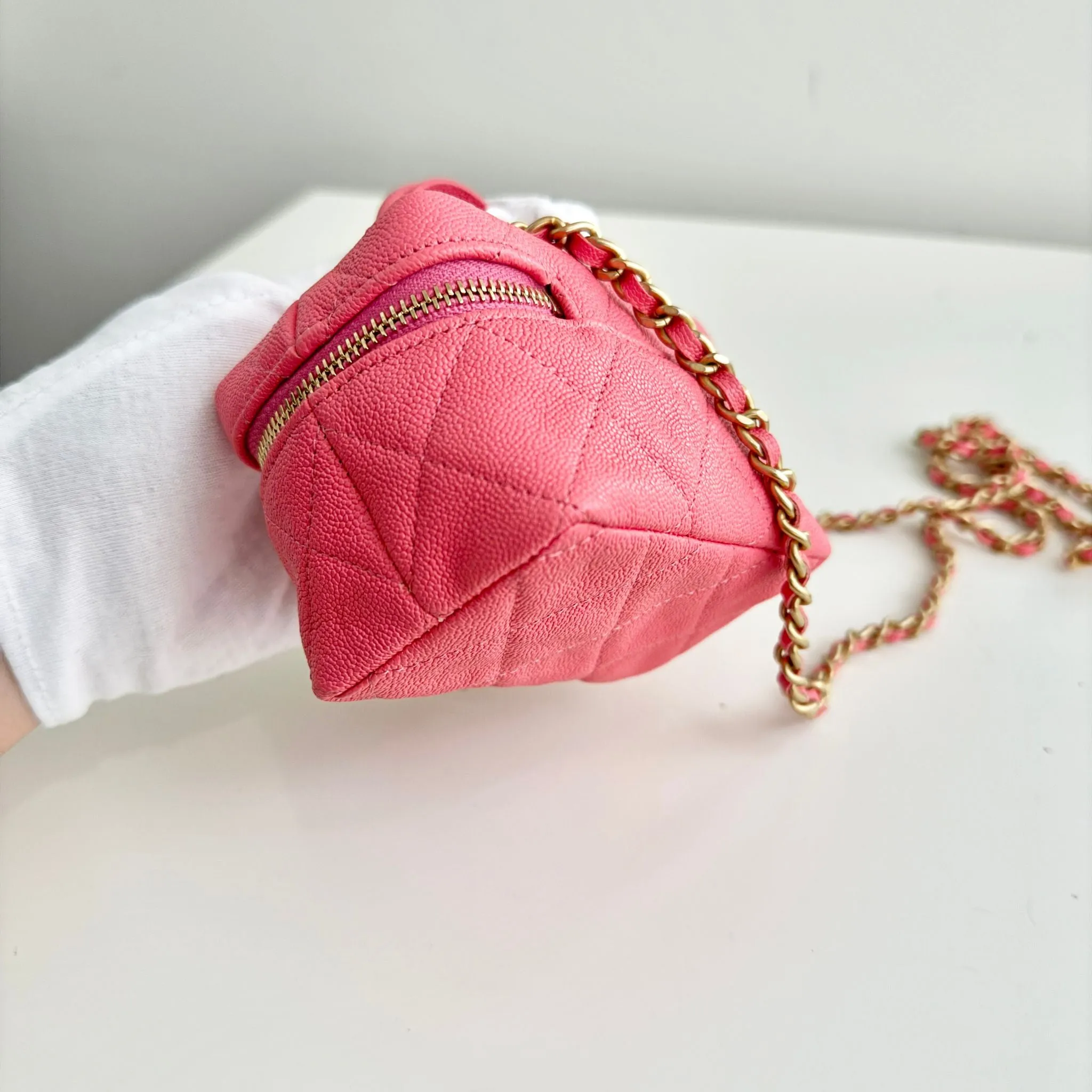Chanel Micro Vanity Bag Pink Caviar / Grained Gold-Tone Hardware