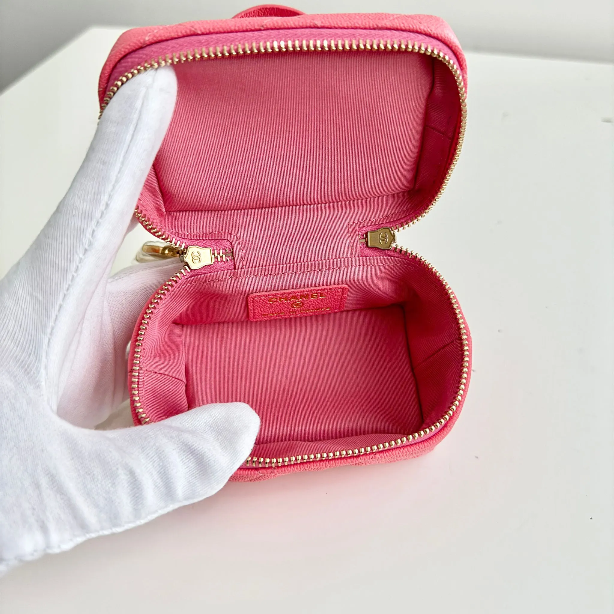 Chanel Micro Vanity Bag Pink Caviar / Grained Gold-Tone Hardware