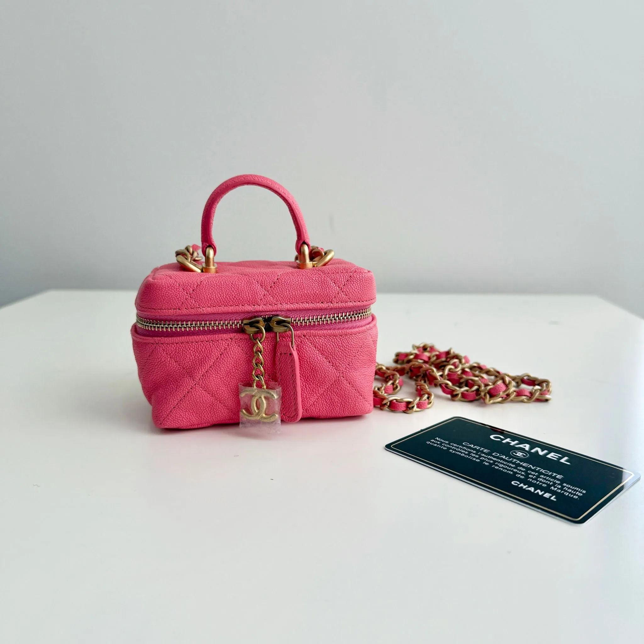 Chanel Micro Vanity Bag Pink Caviar / Grained Gold-Tone Hardware