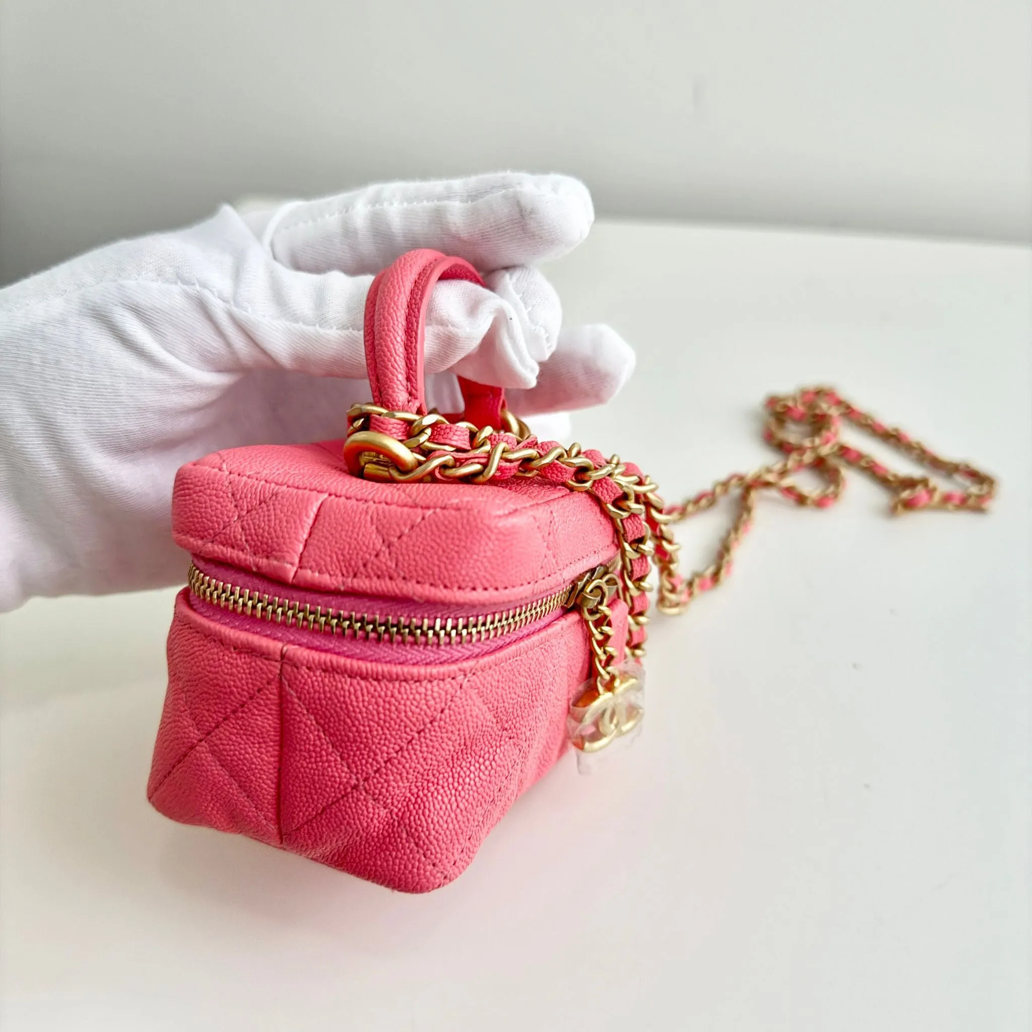 Chanel Micro Vanity Bag Pink Caviar / Grained Gold-Tone Hardware