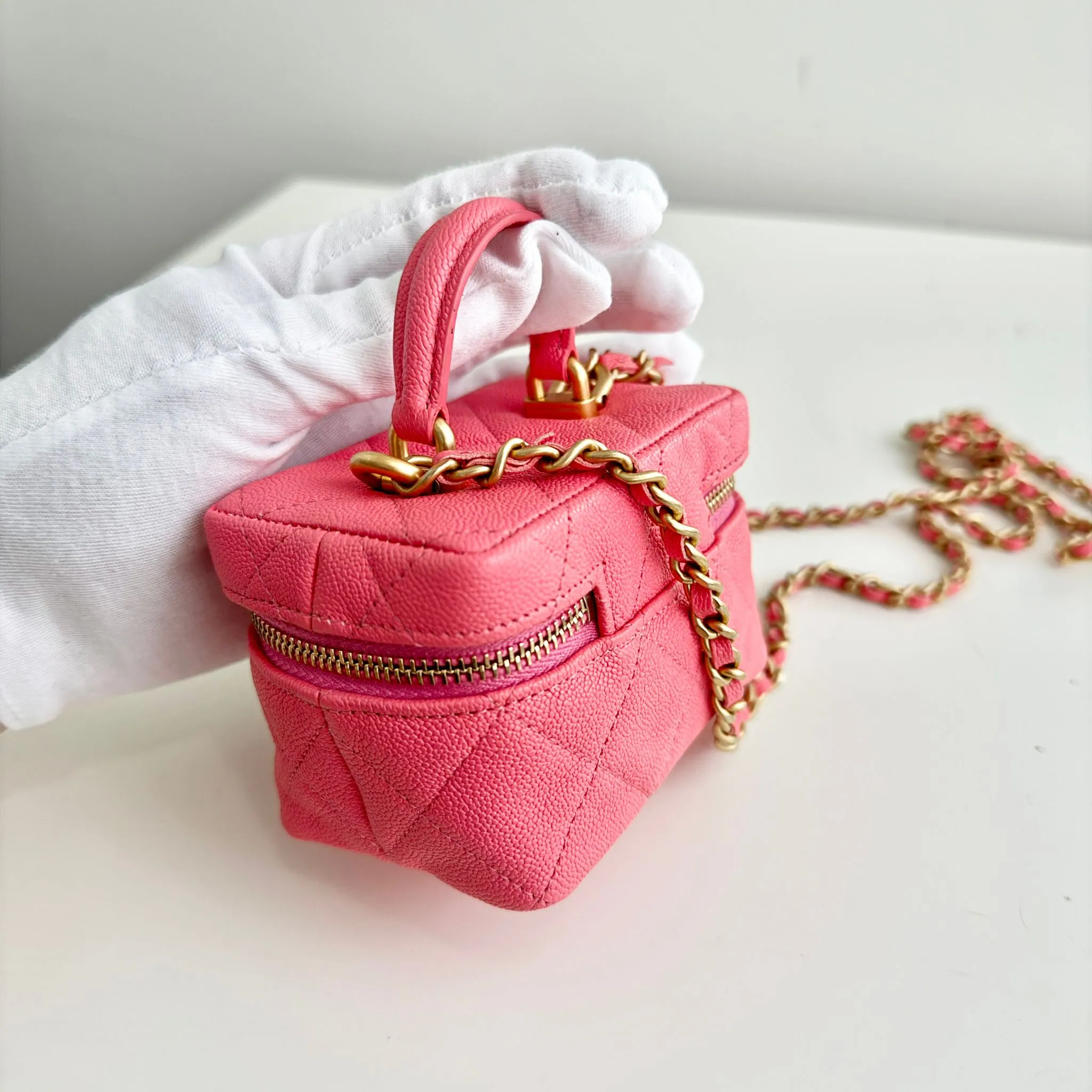 Chanel Micro Vanity Bag Pink Caviar / Grained Gold-Tone Hardware