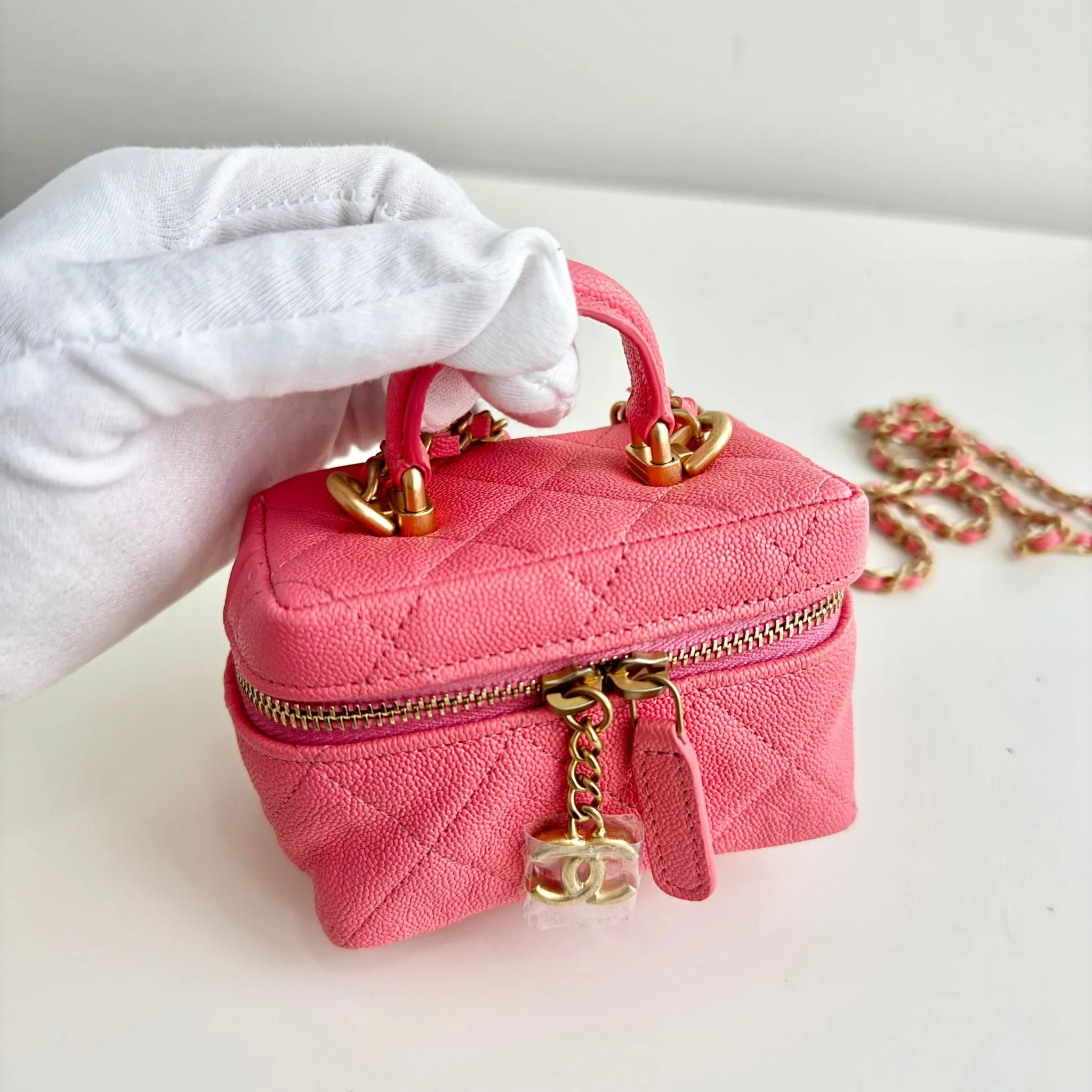 Chanel Micro Vanity Bag Pink Caviar / Grained Gold-Tone Hardware