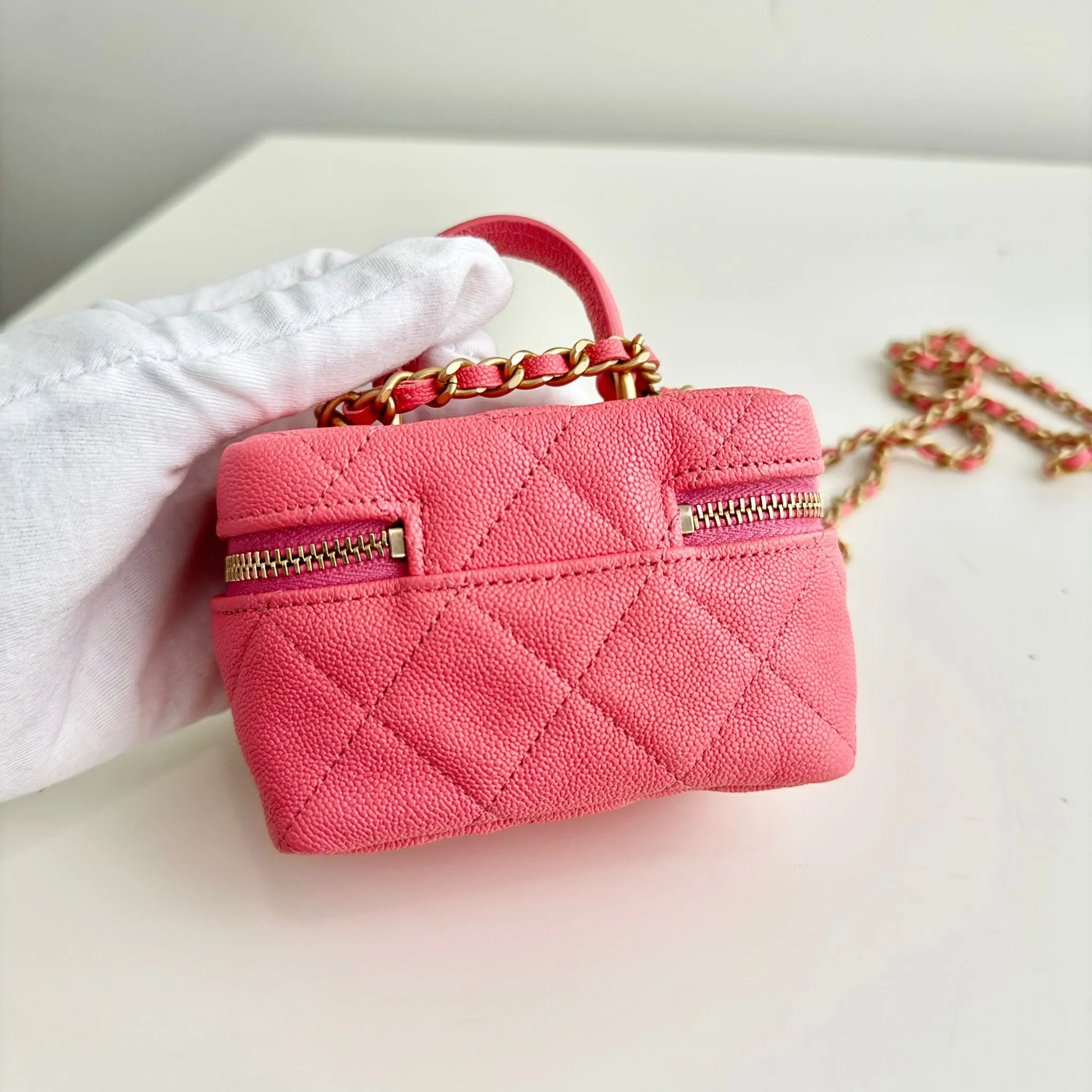 Chanel Micro Vanity Bag Pink Caviar / Grained Gold-Tone Hardware