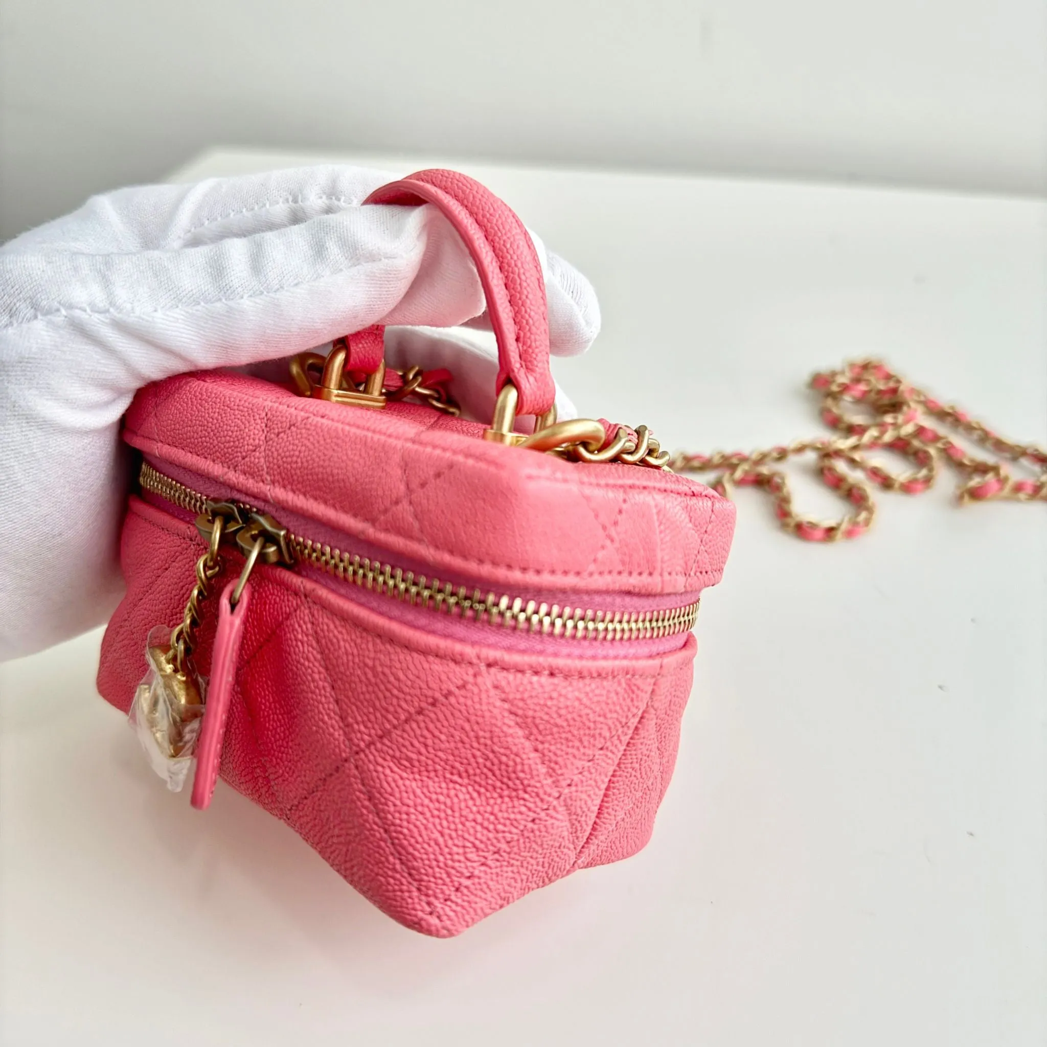 Chanel Micro Vanity Bag Pink Caviar / Grained Gold-Tone Hardware