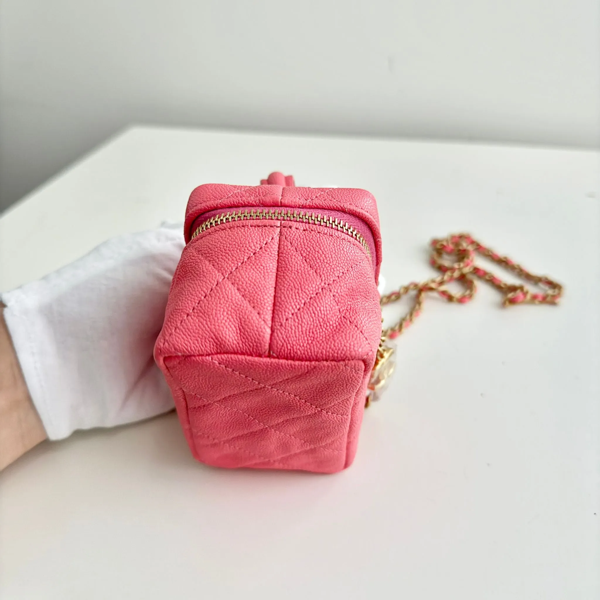 Chanel Micro Vanity Bag Pink Caviar / Grained Gold-Tone Hardware