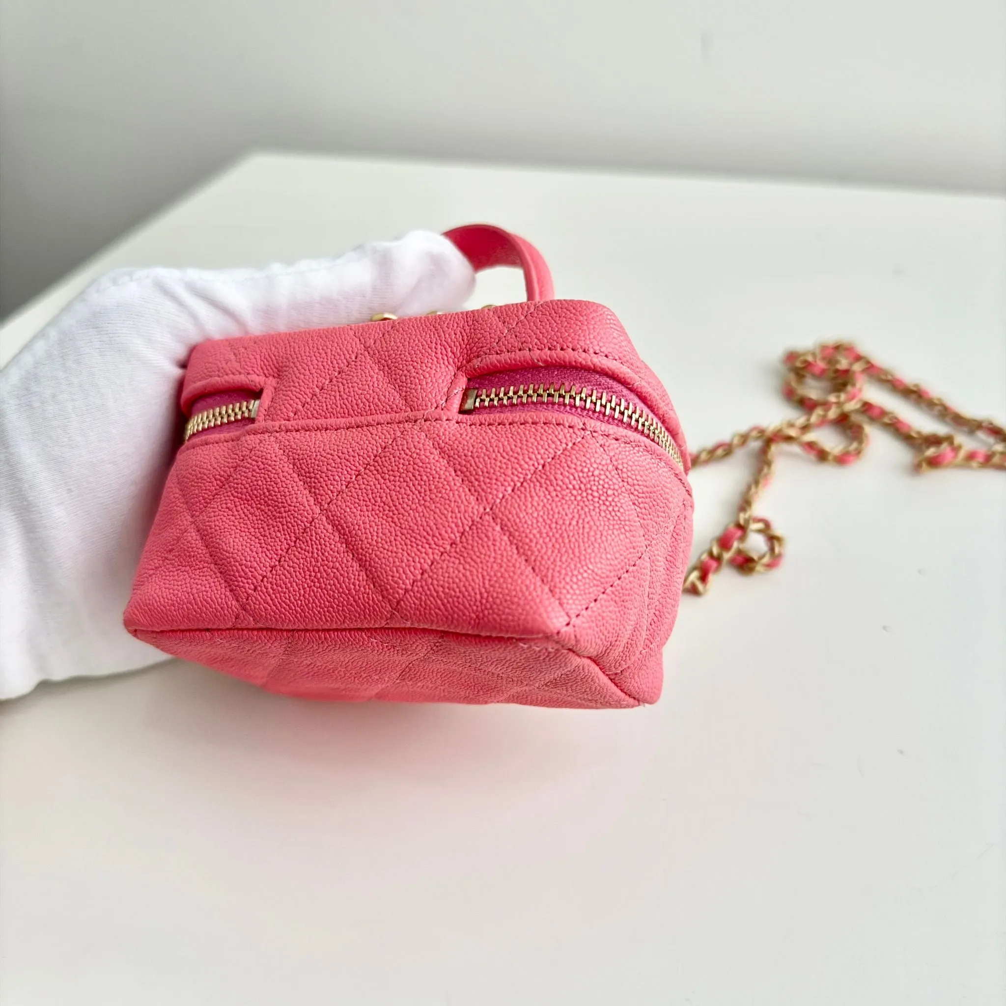 Chanel Micro Vanity Bag Pink Caviar / Grained Gold-Tone Hardware