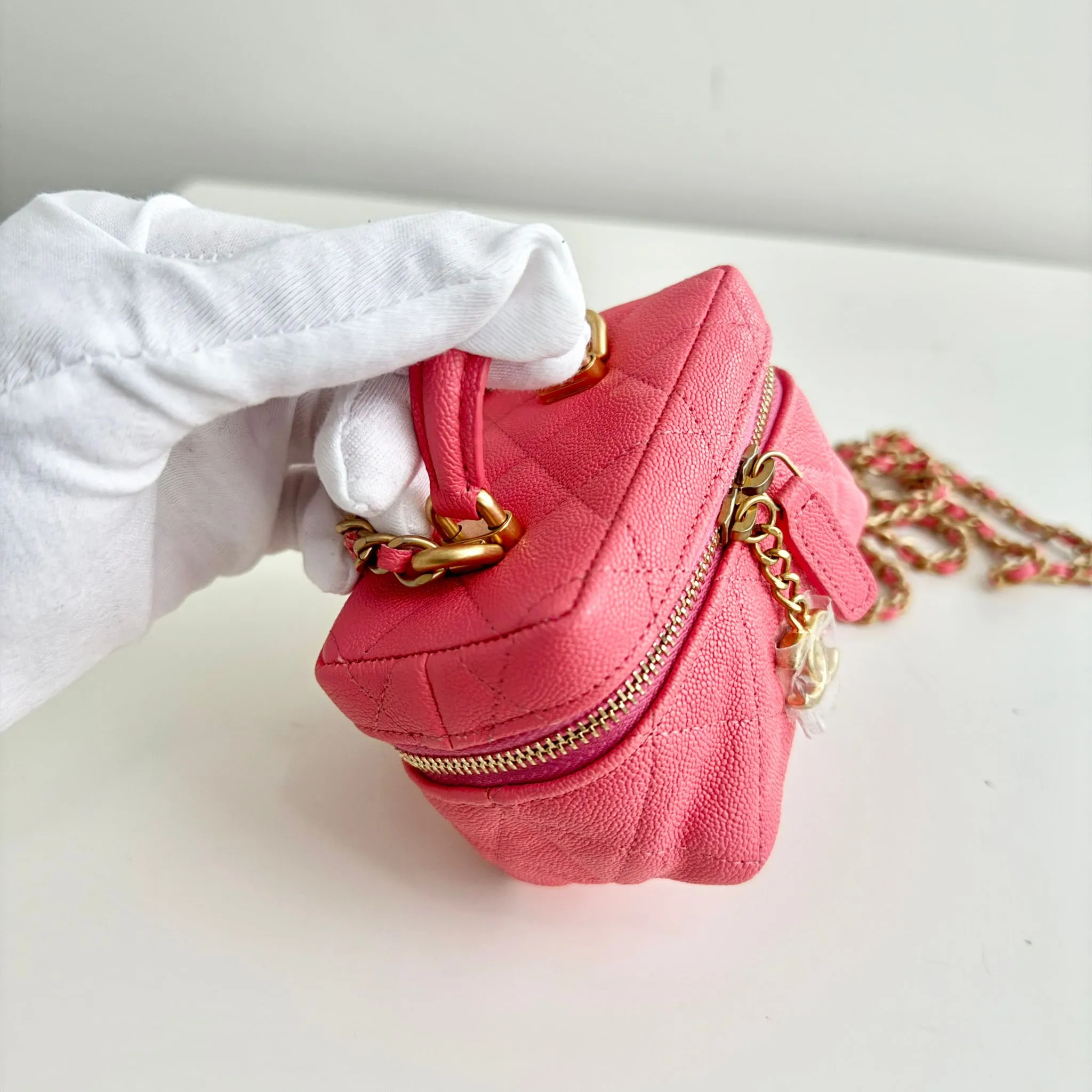 Chanel Micro Vanity Bag Pink Caviar / Grained Gold-Tone Hardware
