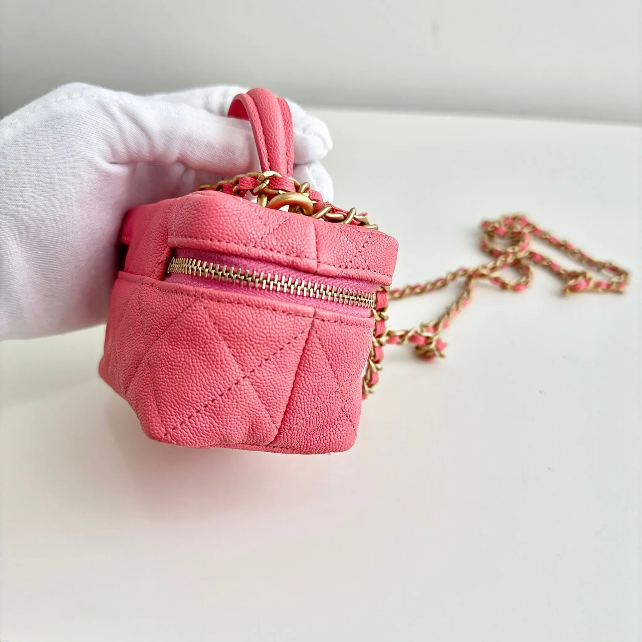 Chanel Micro Vanity Bag Pink Caviar / Grained Gold-Tone Hardware