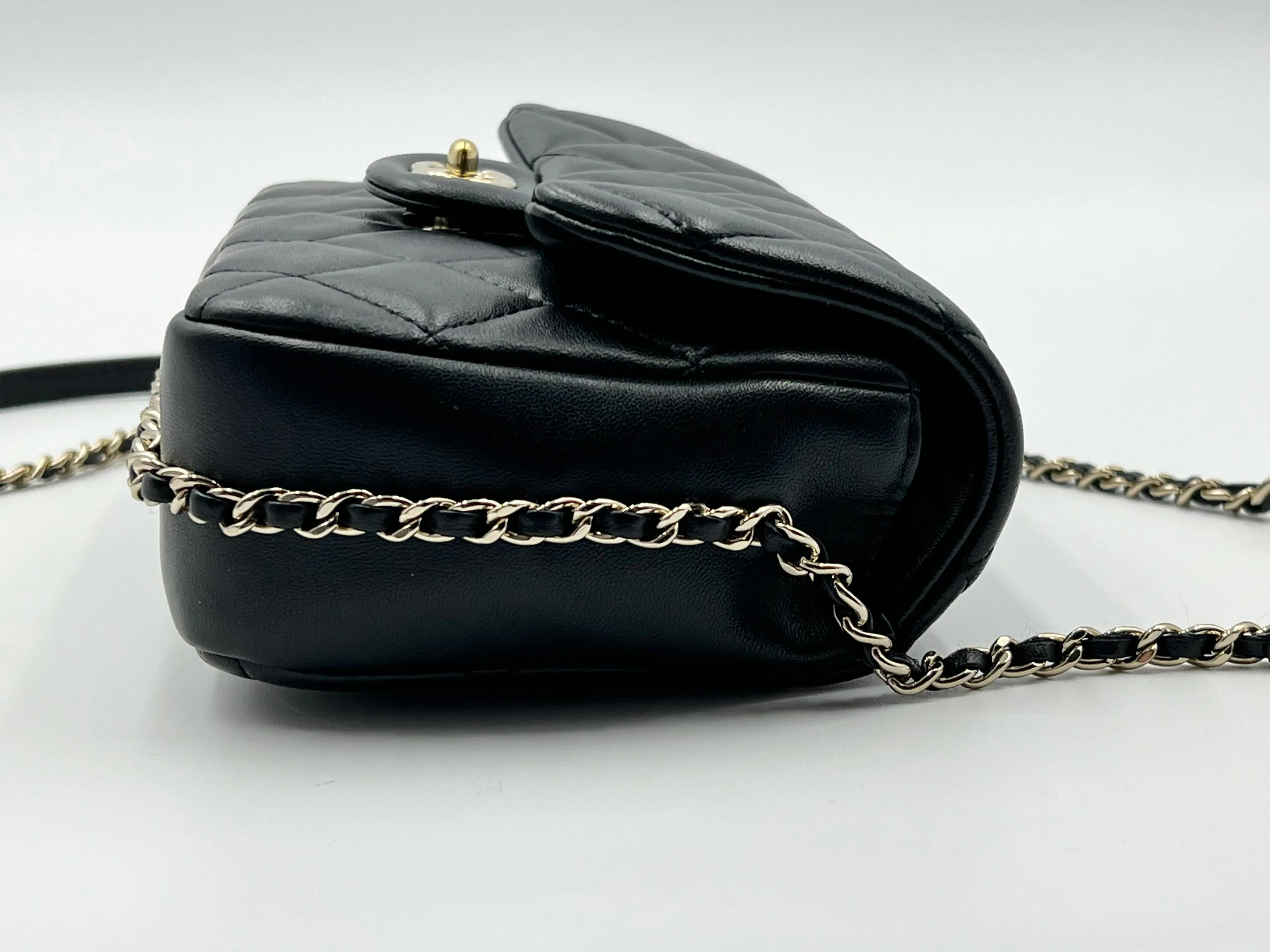 Chanel Pearl Logo - Small