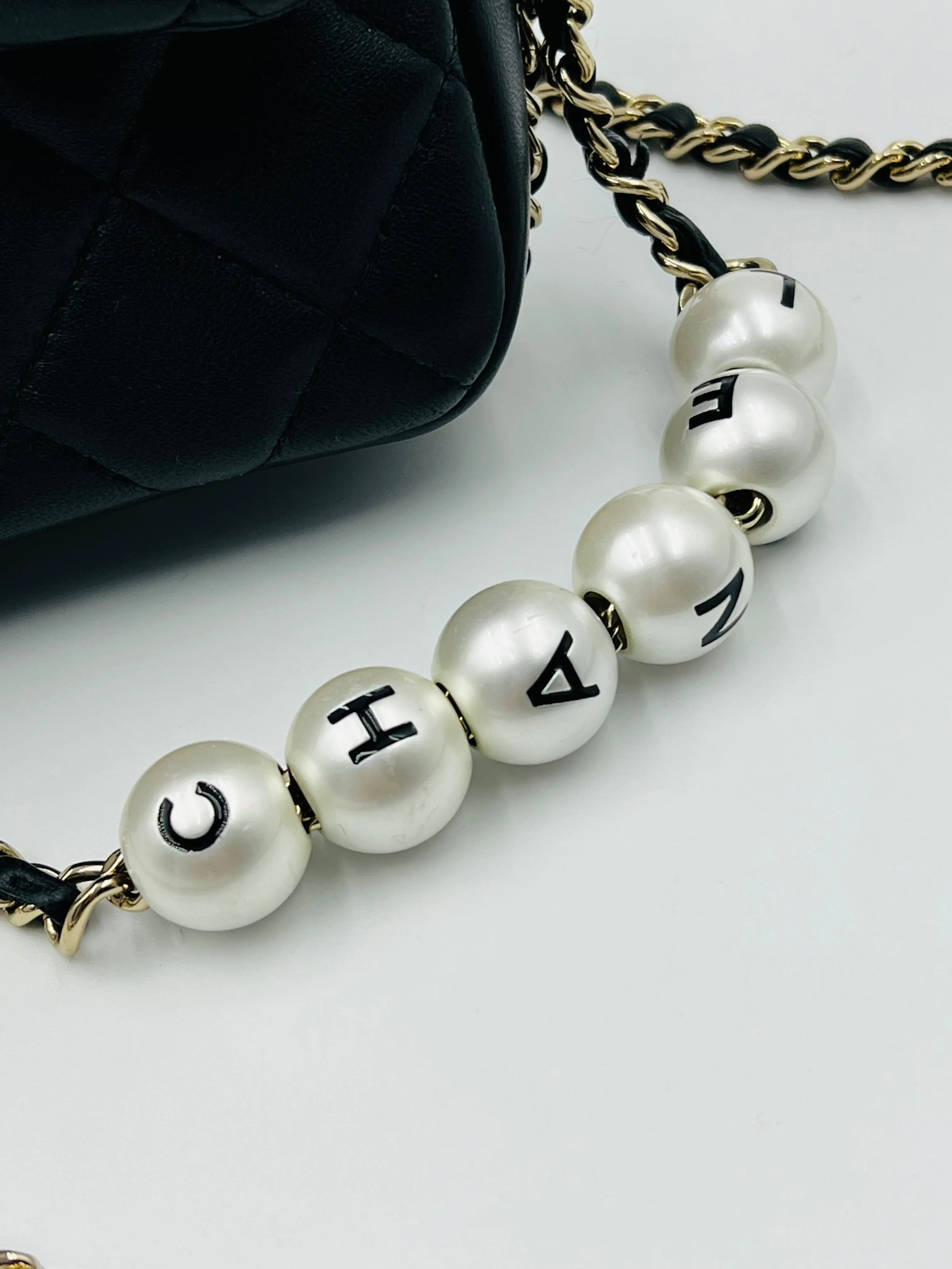 Chanel Pearl Logo - Small