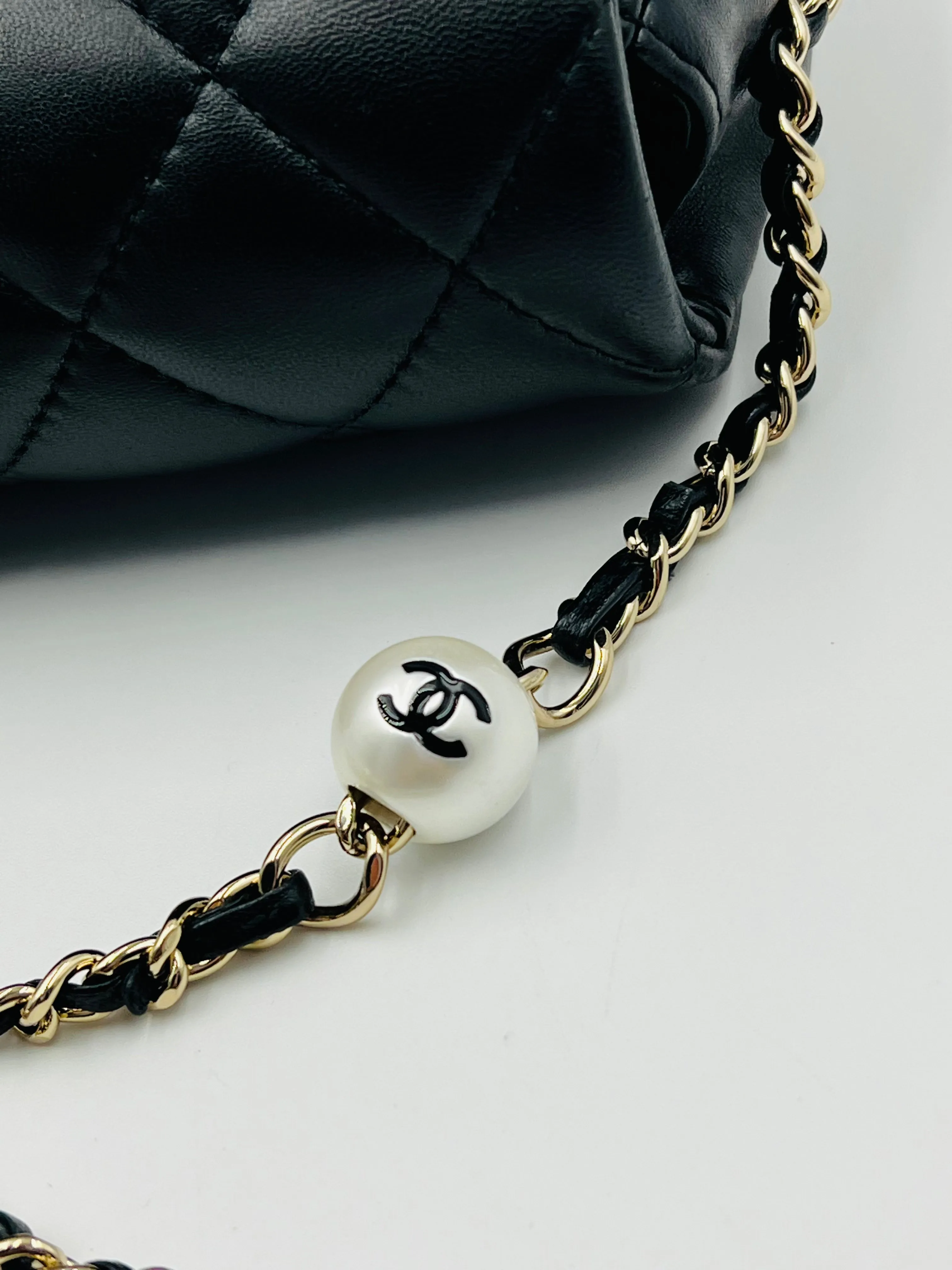 Chanel Pearl Logo - Small
