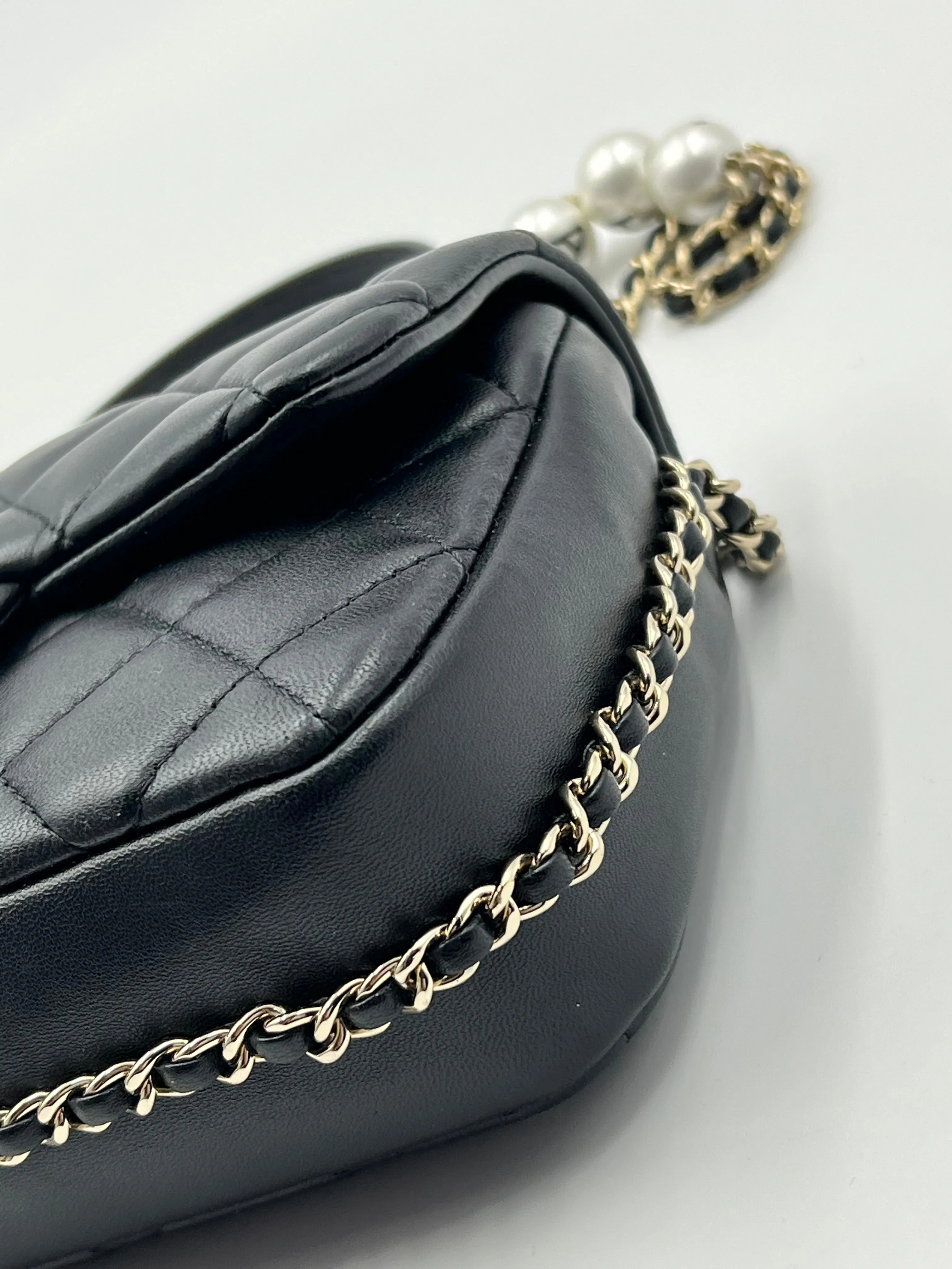 Chanel Pearl Logo - Small