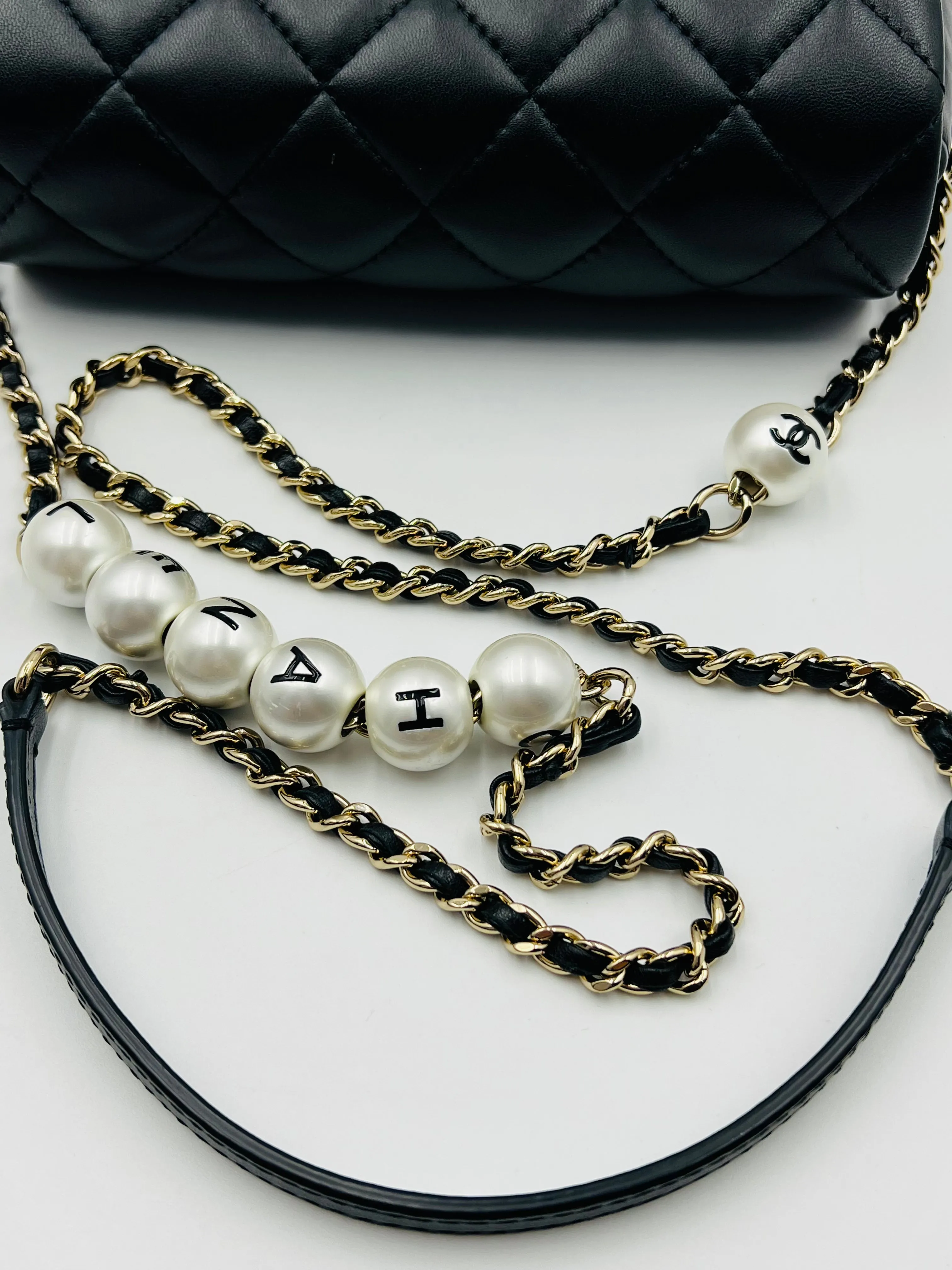 Chanel Pearl Logo - Small
