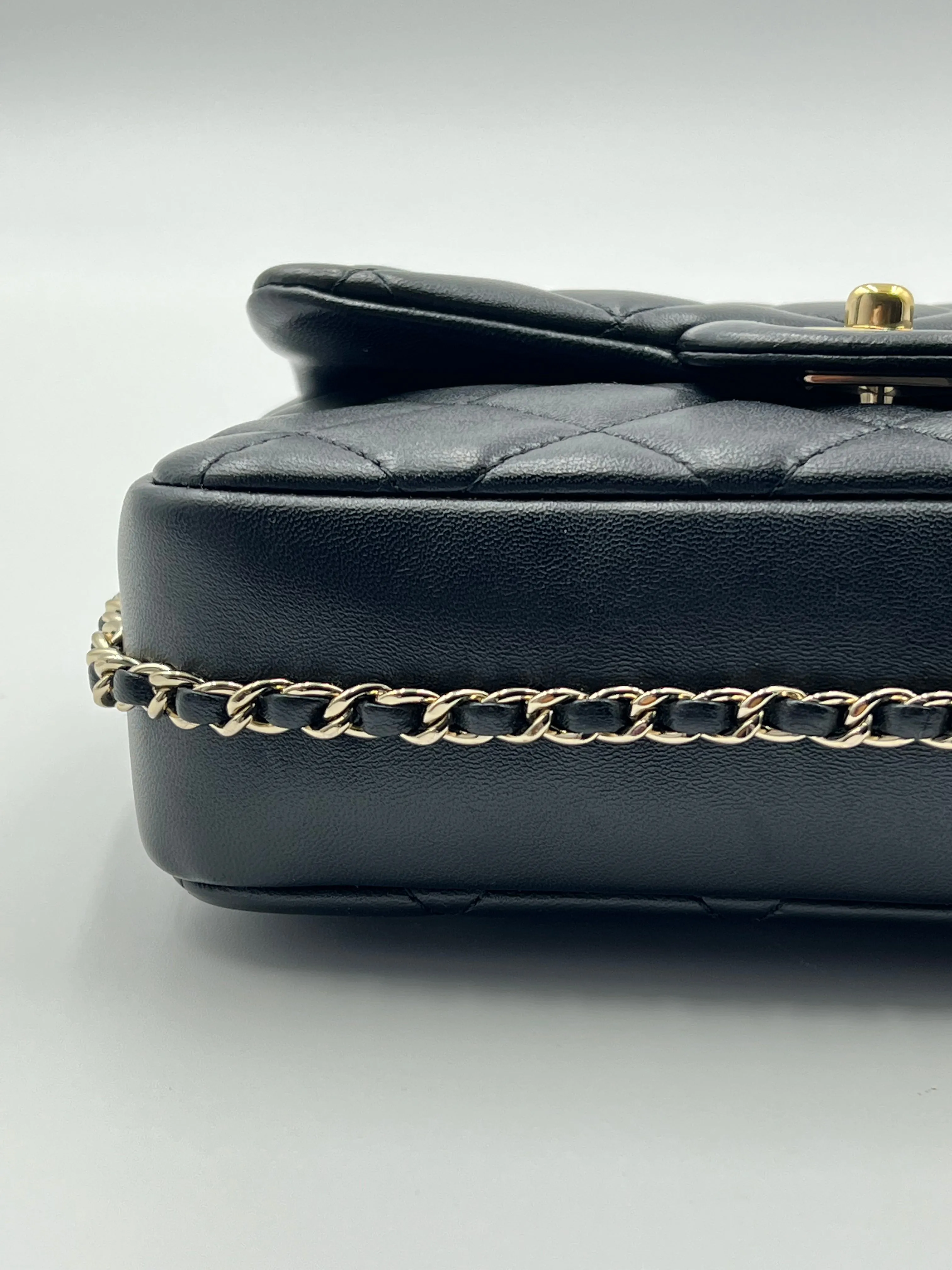 Chanel Pearl Logo - Small