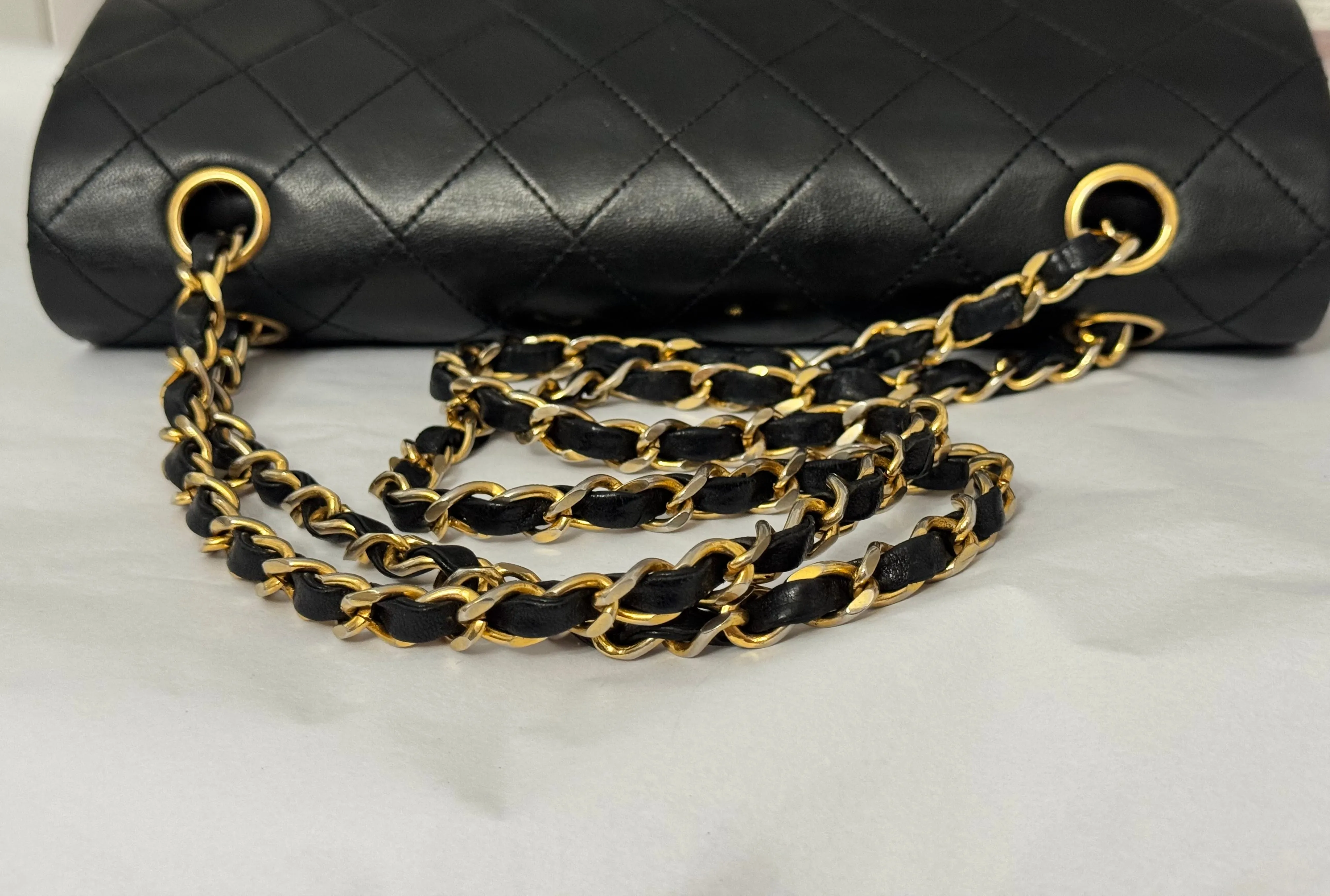Chanel Timeless Classic Medium Vintage, Black Lambskin 24kt Gold-tone Hardware