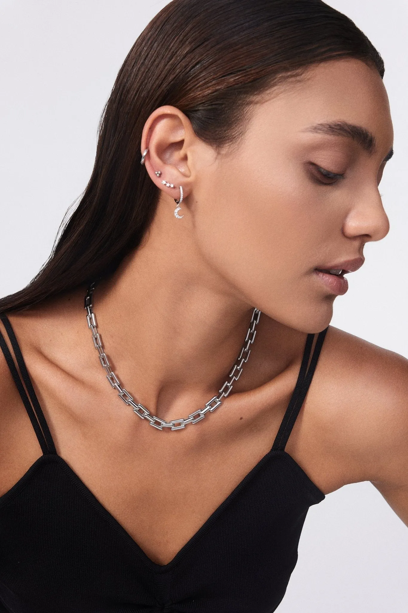 Everyday Seamless Huggie Hoops