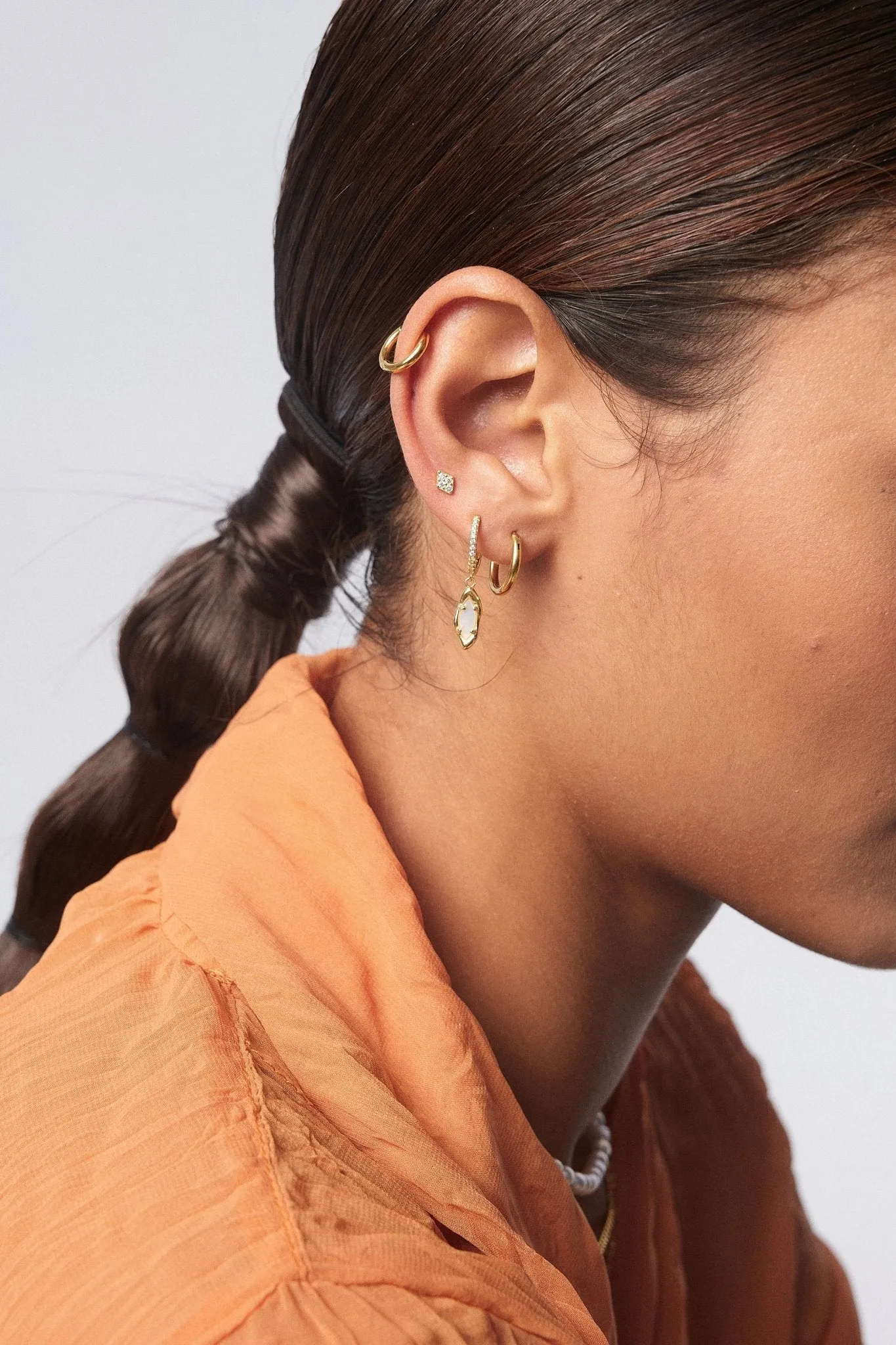 Everyday Seamless Huggie Hoops